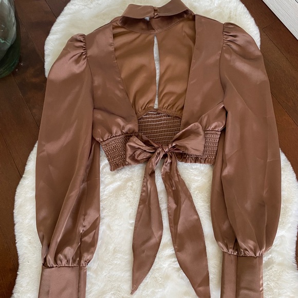 FashionNova Backless Blouse - Picture 2 of 4